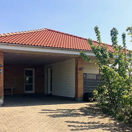 Ferienhaus Five Bedroom Holiday In Stora Sundby Stubbekøbing