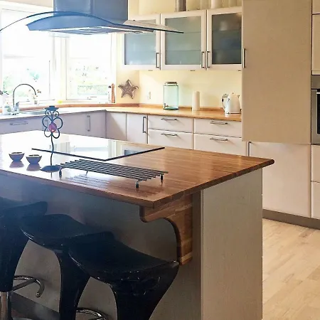Five Bedroom Holiday In Stora Sundby Ferienhaus *