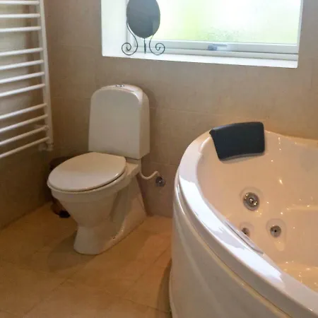 Ferienhaus Five Bedroom Holiday In Stora Sundby *