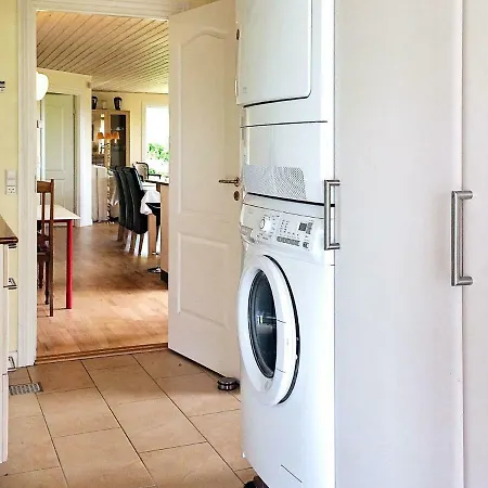 Five Bedroom Holiday In Stora Sundby Ferienhaus